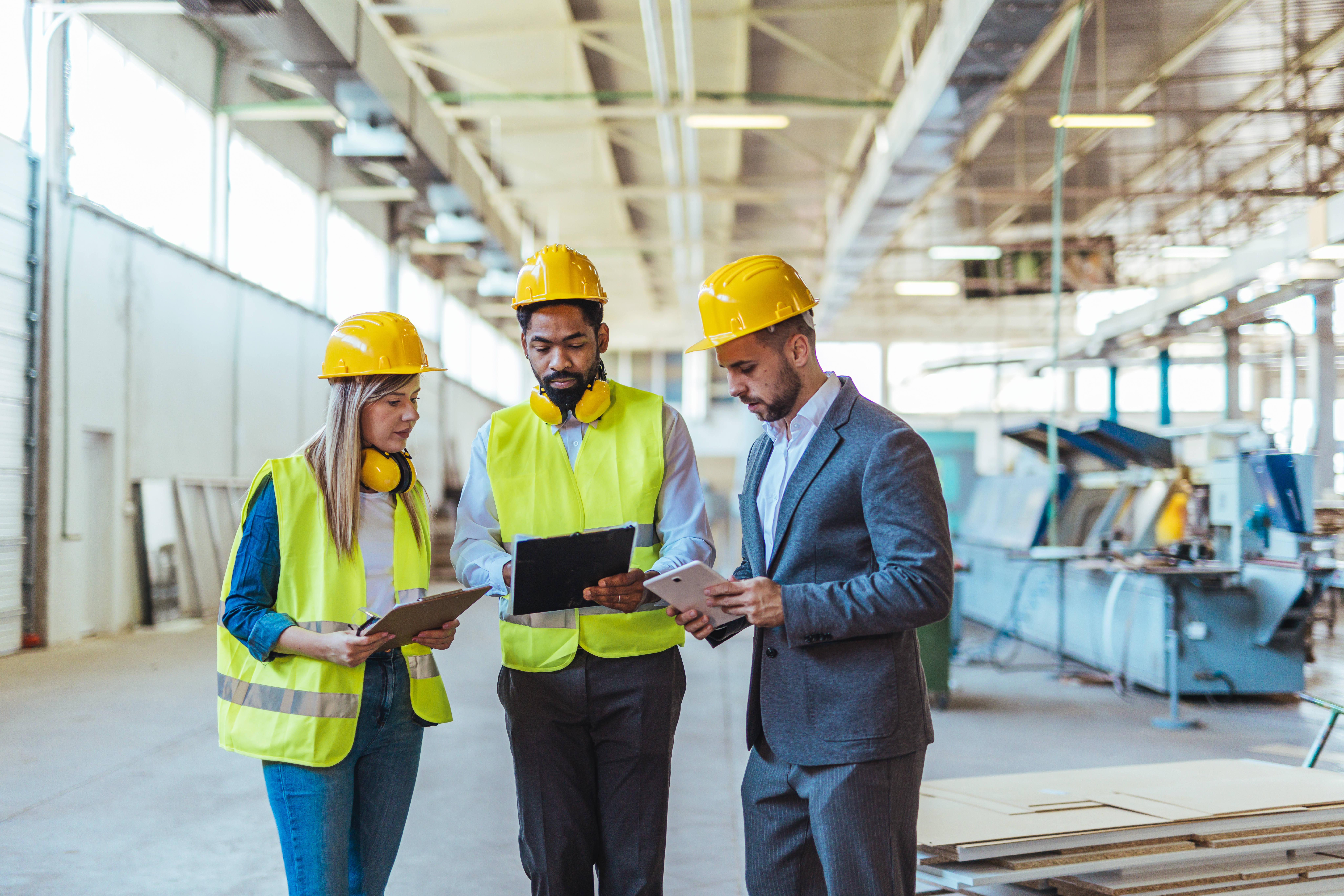 Team collaboration in industrial warehouse setting