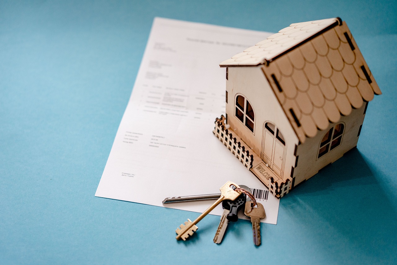 Extended insurance coverage for a secondary residence